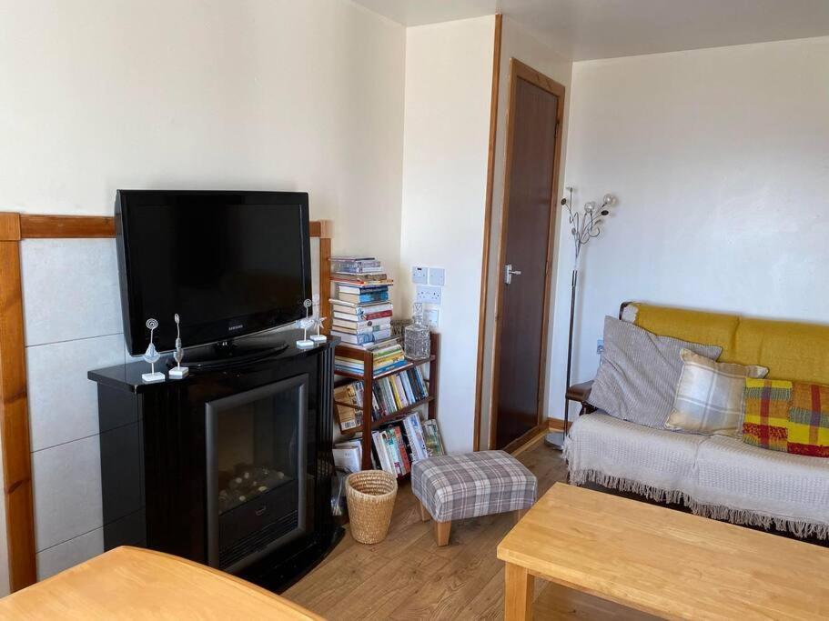 2 Bedroom House Overlooking Pierowall Bay, Westray Buitenkant foto