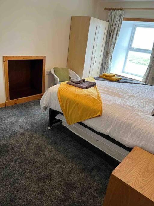 2 Bedroom House Overlooking Pierowall Bay, Westray Buitenkant foto