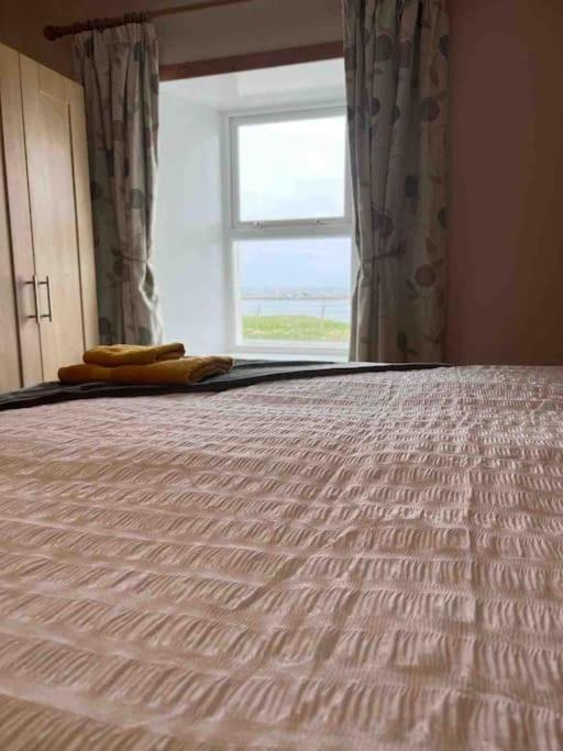 2 Bedroom House Overlooking Pierowall Bay, Westray Buitenkant foto